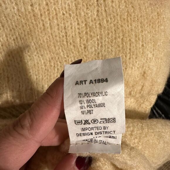 Sweater Blouse - Picture 4 of 4